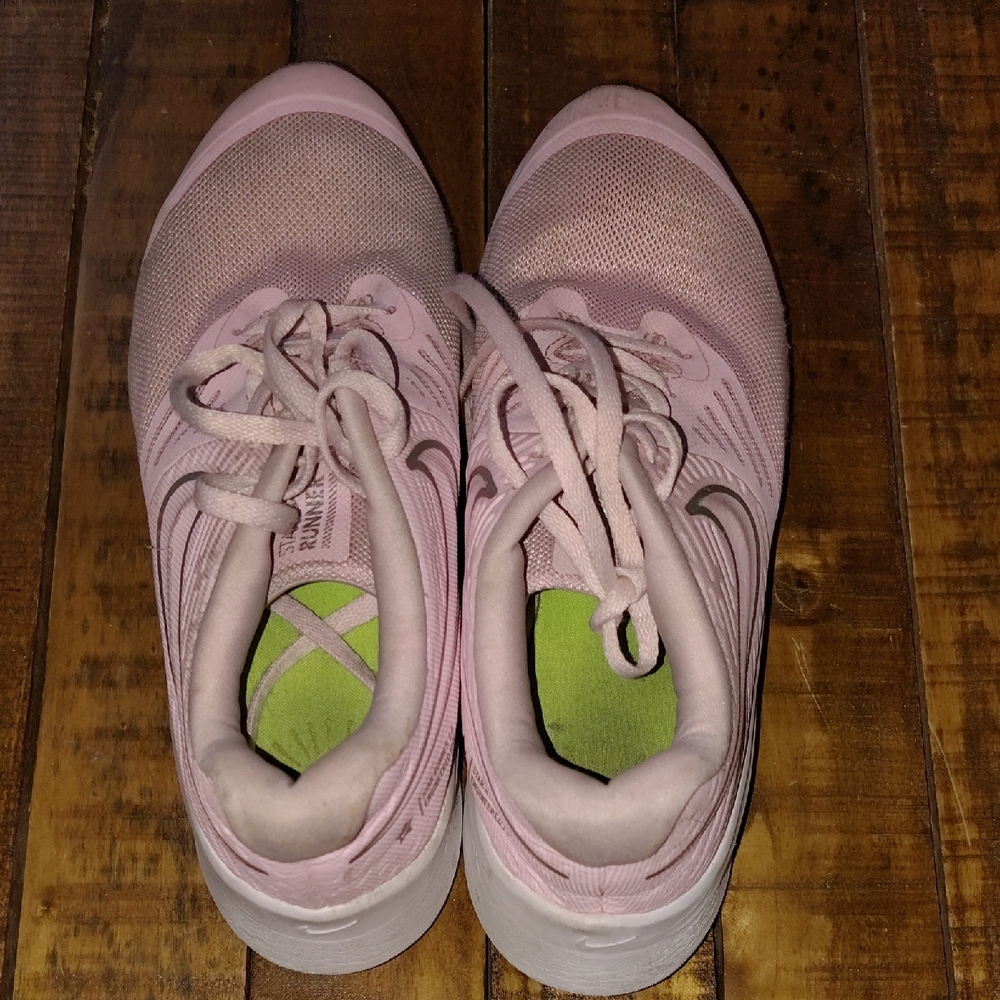 Nike Kids Sneakers in Pink and White